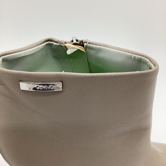 1828.🤎 Calvin Klein Taupe Wedge Booties w/ Side Zip Size 9 VGUC - Picture 3 of 10